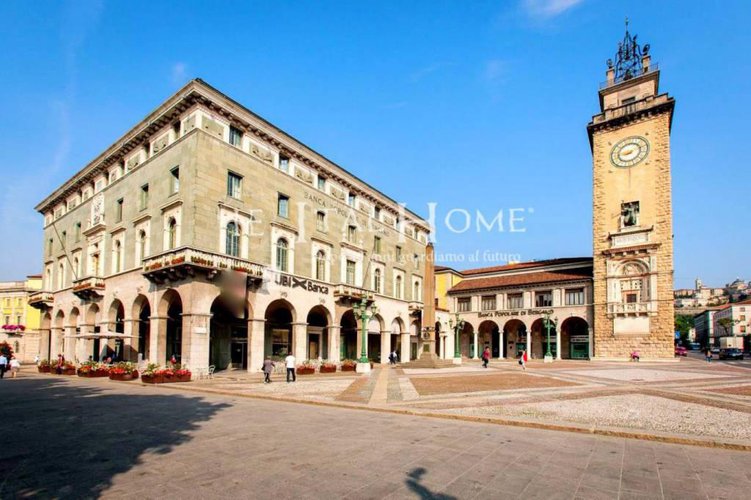 QUADRILOCALE + SERVIZI + LOGGIA, BOX INCLUSO, NOTAIO GRATIS Bergamo