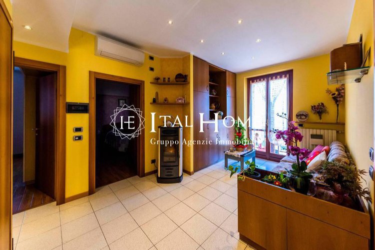 Valtesse, Appartamento in villa con box auto Bergamo