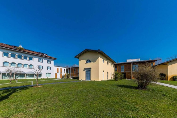 Redona, Vendesi lussuosa villa singola con parco privato Bergamo