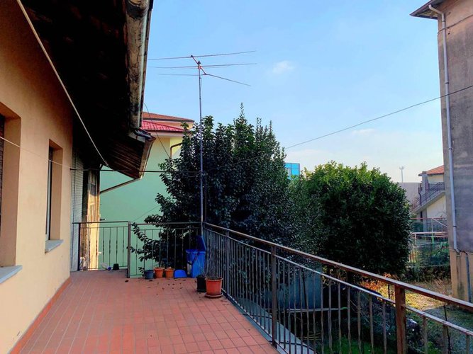 Redona, Vendesi porzione di casa con terrazza, incluso box Bergamo