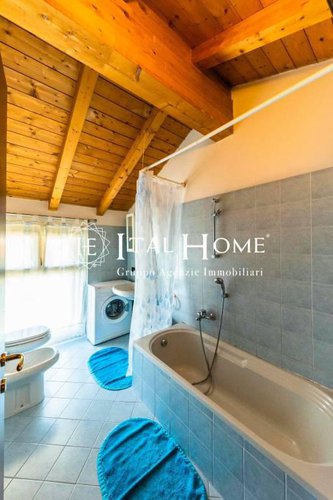 Bergamo Città, Vendesi ultimo piano ristrutturato Bergamo