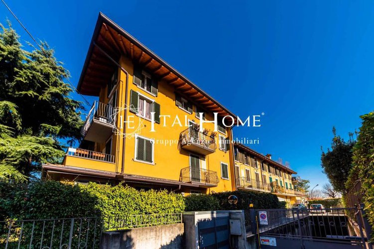 Bergamo Città, Vendesi ultimo piano ristrutturato Bergamo