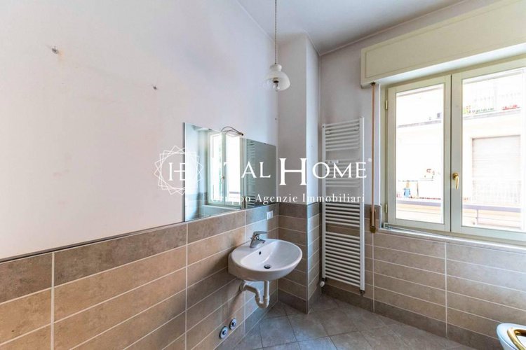 In quartiere protetto e riservato Trilocale con balcone Bergamo