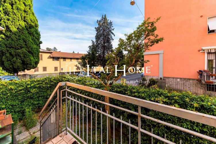 In quartiere protetto e riservato Trilocale con balcone Bergamo