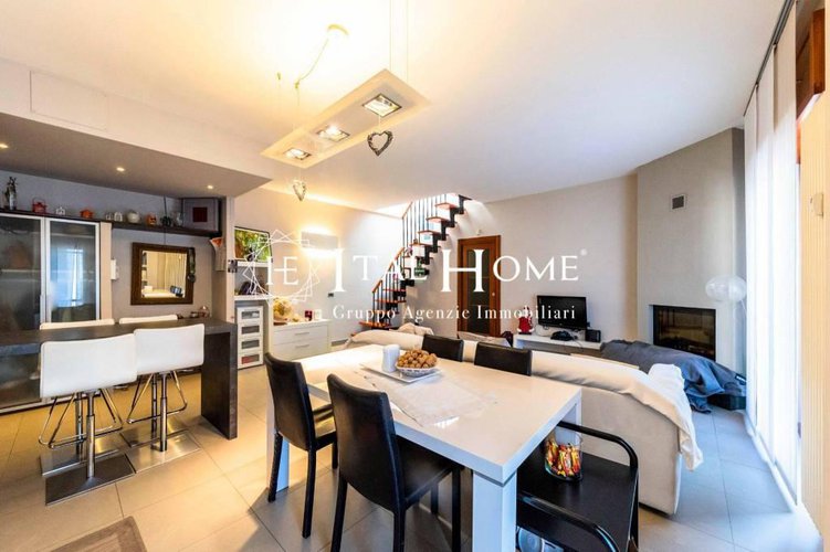 Vendesi strepitoso Attico con vista 360° Box incluso Bergamo