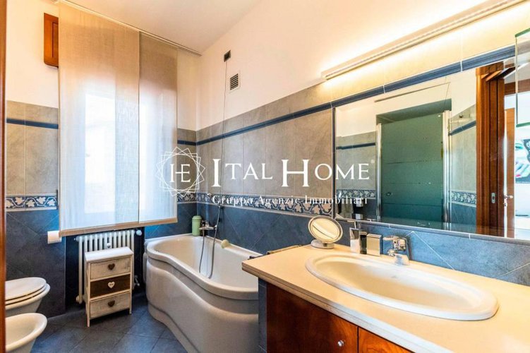 Vendesi strepitoso Attico con vista 360° Box incluso Bergamo