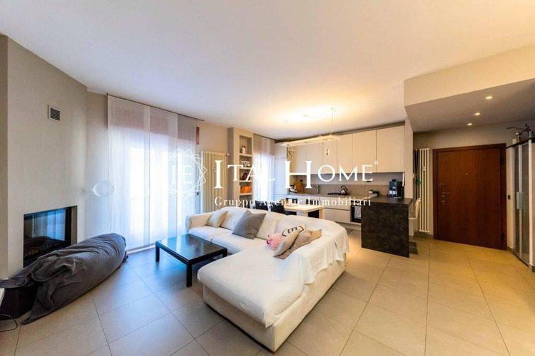 Vendesi strepitoso Attico con vista 360° Box incluso Bergamo