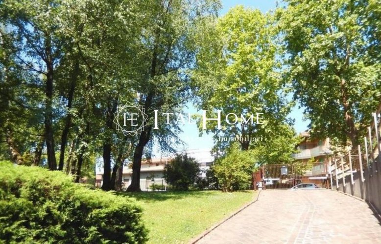 Parco Goisis, Vendesi appartamento di 180 mq con box Bergamo