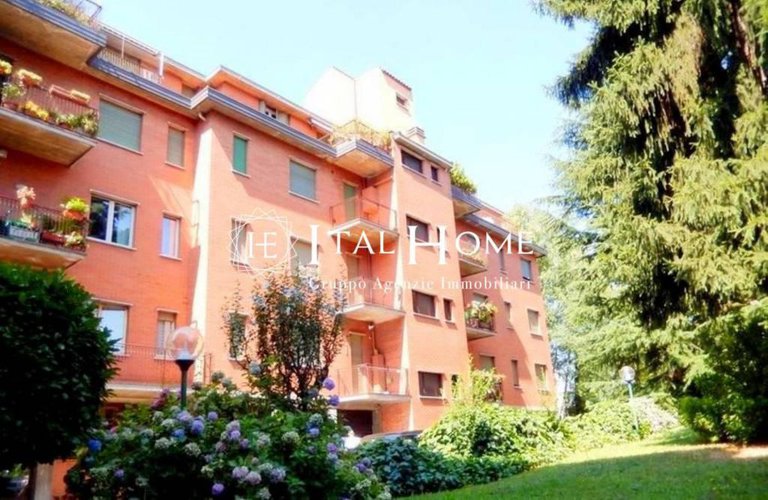 Parco Goisis, Vendesi appartamento di 180 mq con box Bergamo