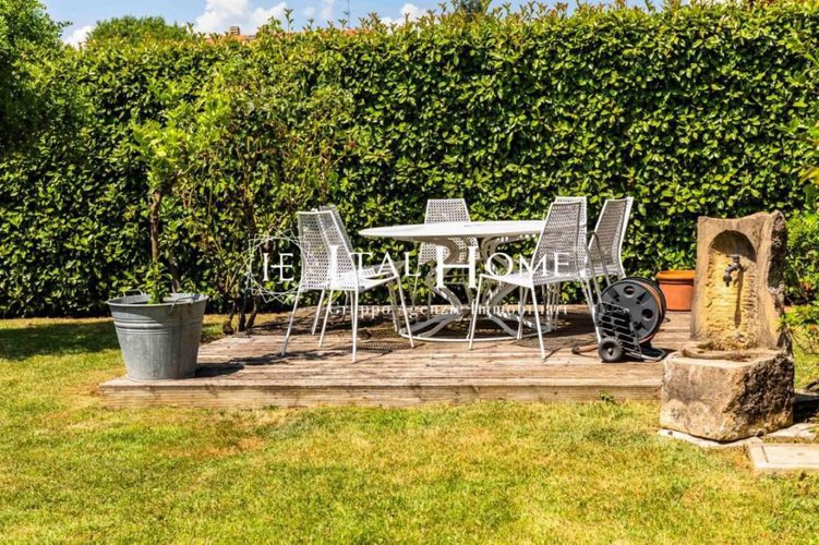 Ai piedi dei colli, Vendesi bellissima e moderna Villa Bergamo