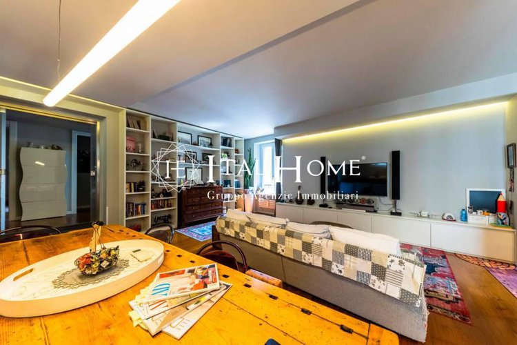 Piazza Pontida, Vendesi soluzione di pregio con balconata Bergamo