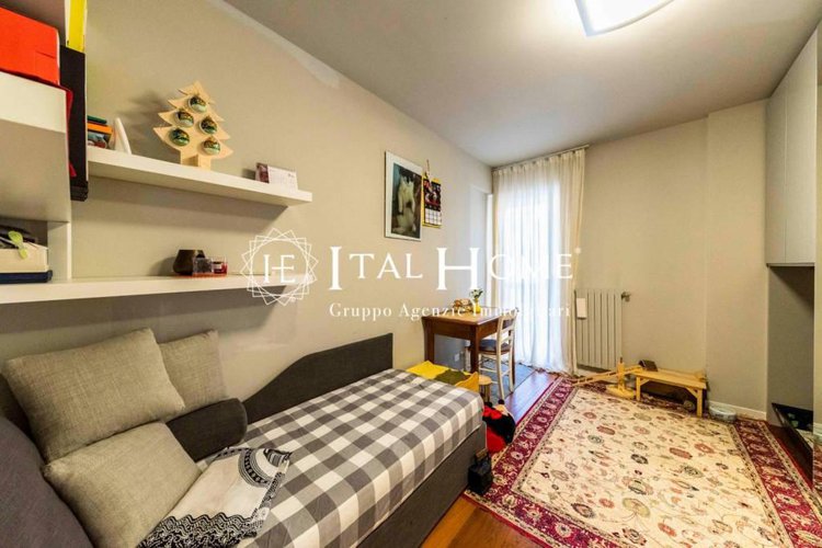 Piazza Pontida, Vendesi soluzione di pregio con balconata Bergamo