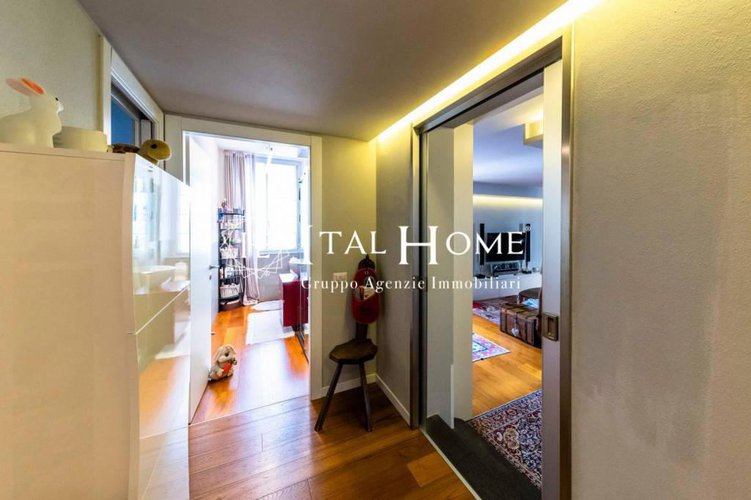 Piazza Pontida, Vendesi soluzione di pregio con balconata Bergamo