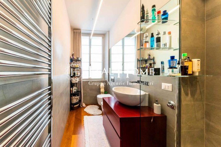 Piazza Pontida, Vendesi soluzione di pregio con balconata Bergamo