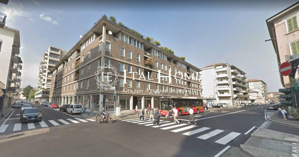 Vicinanze Centro, Vendesi 4 vani + Servizi, posto auto Bergamo