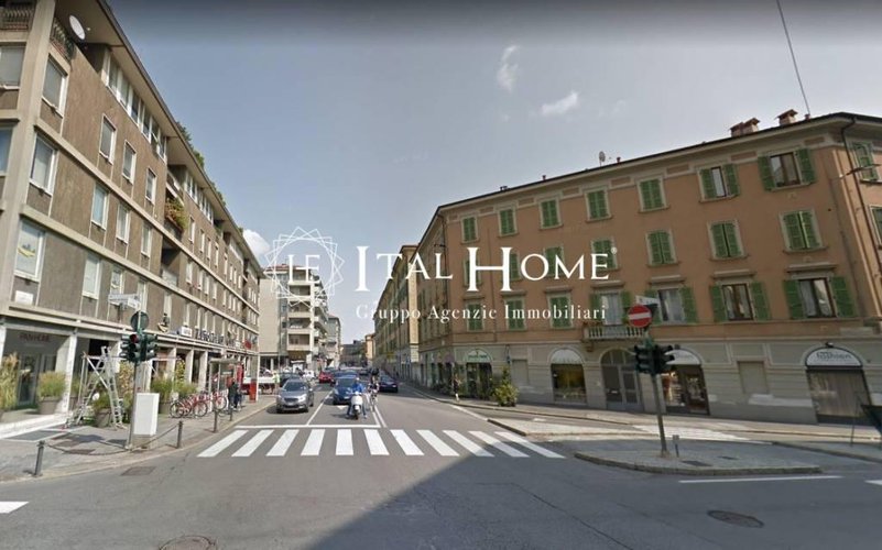 Vicinanze Centro, Vendesi 4 vani + Servizi, posto auto Bergamo