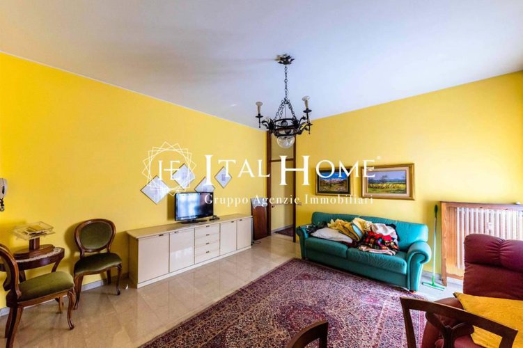 Conca Fiorita, Vendesi grande appartamento con box Bergamo