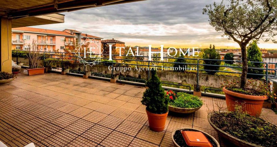 Vendesi meraviglioso Attico, terrazza stellare, Box doppio! Bergamo
