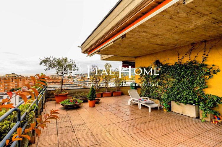 Vendesi meraviglioso Attico, terrazza stellare, Box doppio! Bergamo
