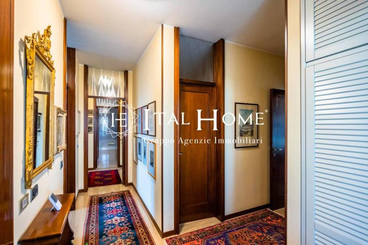 Vendesi meraviglioso Attico, terrazza stellare, Box doppio! Bergamo