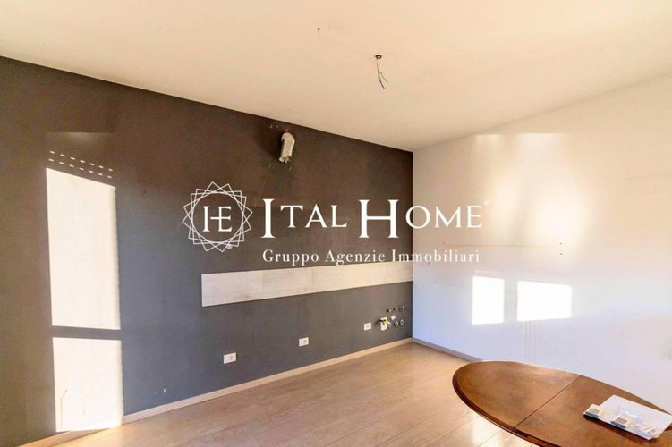 Nuovo, app.to 160 mq + terrazza stellare, incluso box Bergamo