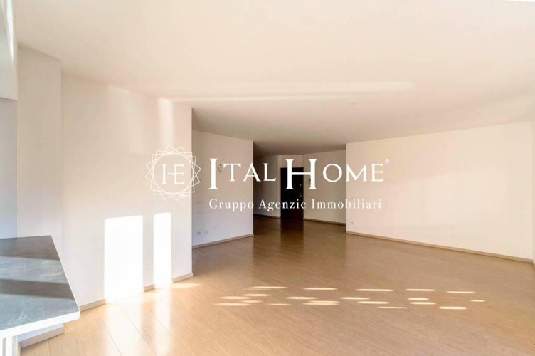 Nuovo, app.to 160 mq + terrazza stellare, incluso box Bergamo