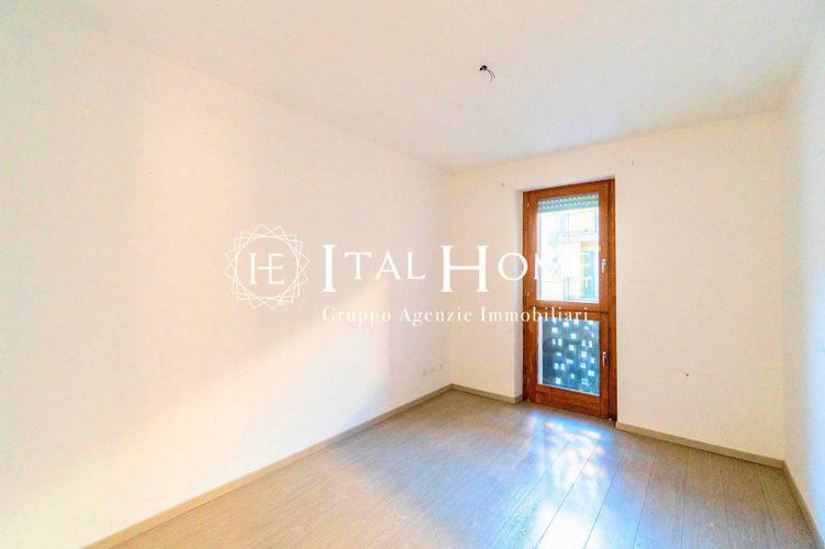 Nuovo, app.to 160 mq + terrazza stellare, incluso box Bergamo