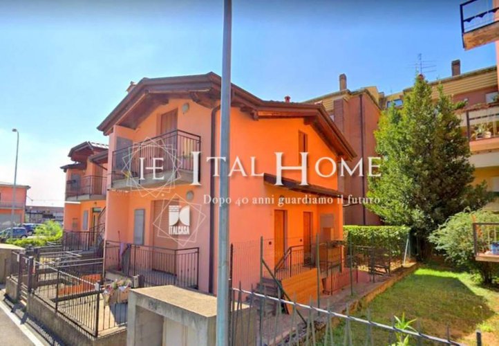 Prezzo ribassato, Torre Boldone, vendesi open space + serviz Torre Boldone