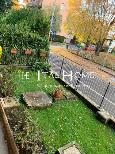 Vendesi Bilocale + Servizi, con cantina inclusa Bergamo