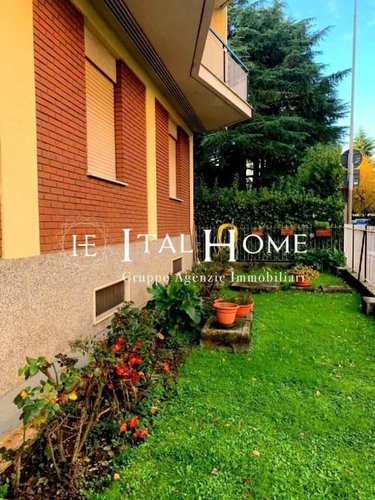 Vendesi Bilocale + Servizi, con cantina inclusa Bergamo