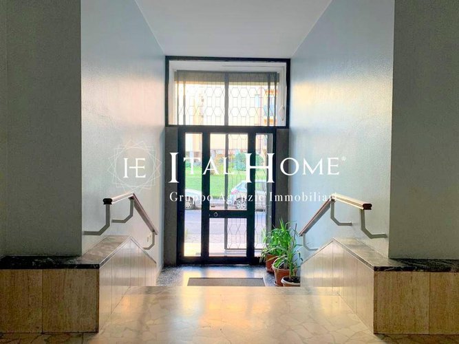 Vendesi Bilocale + Servizi, con cantina inclusa Bergamo