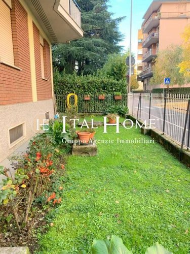 Vendesi Bilocale + Servizi, con cantina inclusa Bergamo