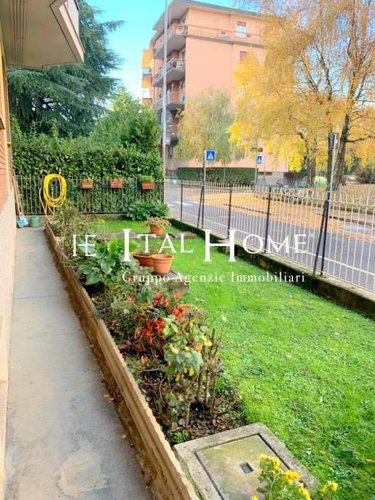 Vendesi Bilocale + Servizi, con cantina inclusa Bergamo