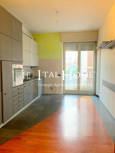 Centralissimo, Vendesi Pentalocale + doppi servizi Bergamo