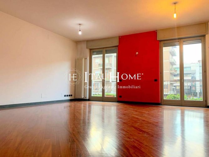 Centralissimo, Vendesi Pentalocale + doppi servizi Bergamo