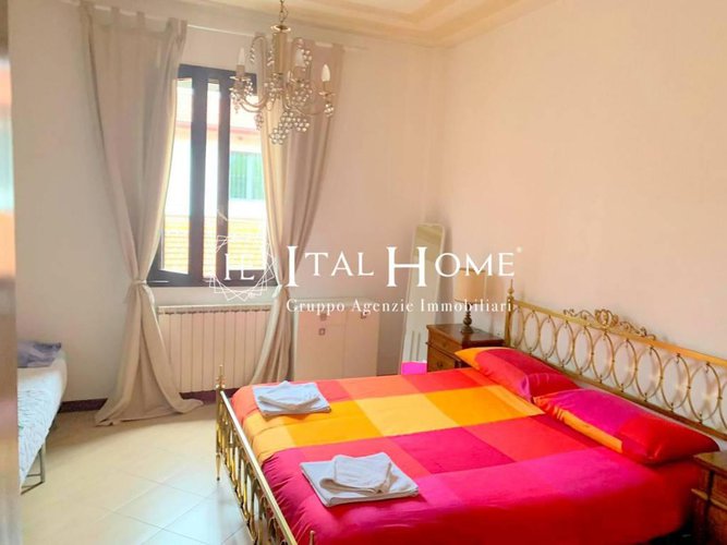 Centro città, vendesi porzione di casa con posto auto