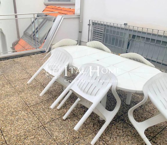 Centro città, vendesi porzione di casa con posto auto Bergamo