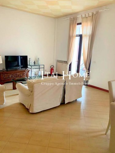 Centro città, vendesi porzione di casa con posto auto Bergamo