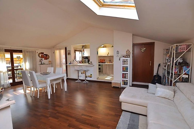 AMPIO BILOCALE CON DOPPIO TERRAZZO VIVIBILE Calusco d'Adda