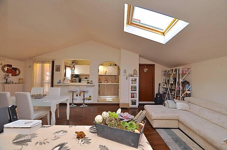 AMPIO BILOCALE CON DOPPIO TERRAZZO VIVIBILE Calusco d'Adda