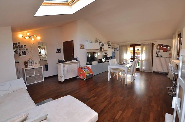 AMPIO BILOCALE CON DOPPIO TERRAZZO VIVIBILE Calusco d'Adda