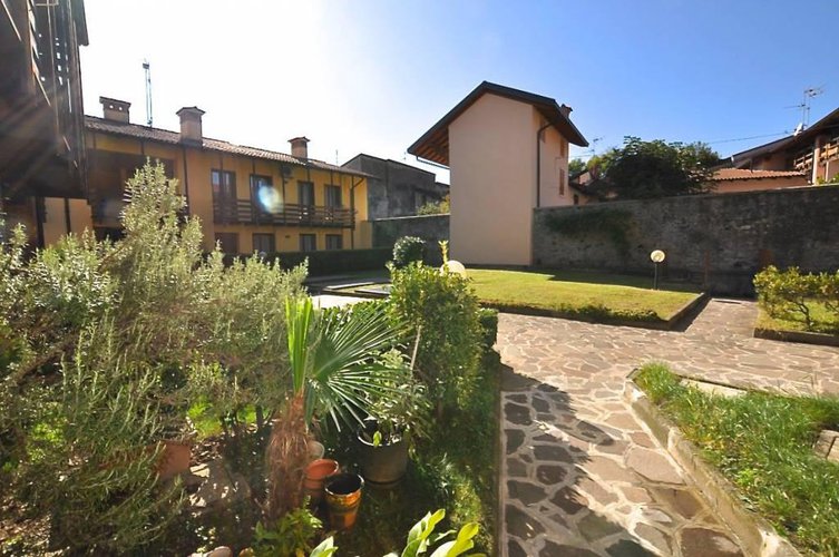 AMPIO BILOCALE CON DOPPIO TERRAZZO VIVIBILE Calusco d'Adda