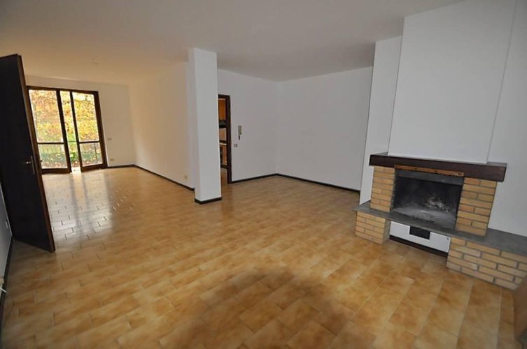 AMPIO TRILOCALE IN VENDITA A VILLA D'ADDA Villa d'Adda