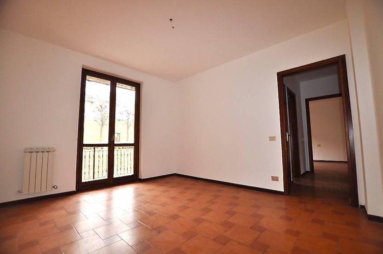 AMPIO TRILOCALE IN VENDITA A VILLA D'ADDA Villa d'Adda