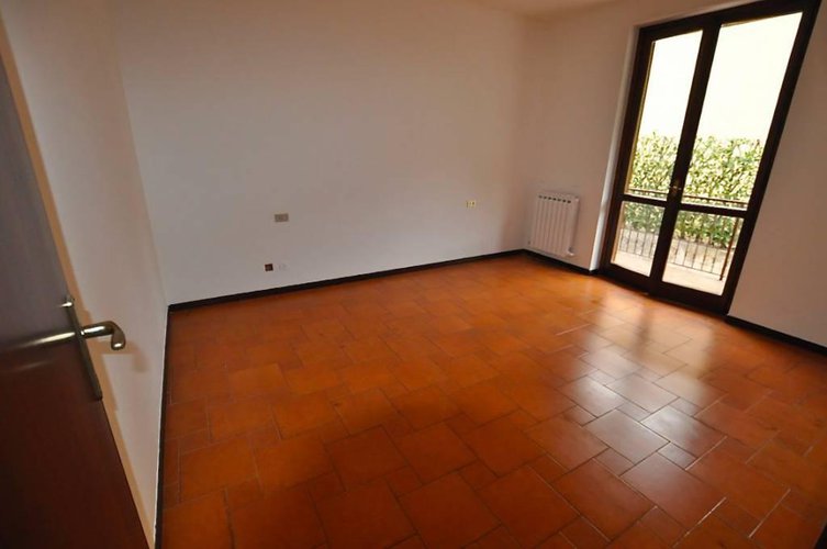 AMPIO TRILOCALE IN VENDITA A VILLA D'ADDA Villa d'Adda