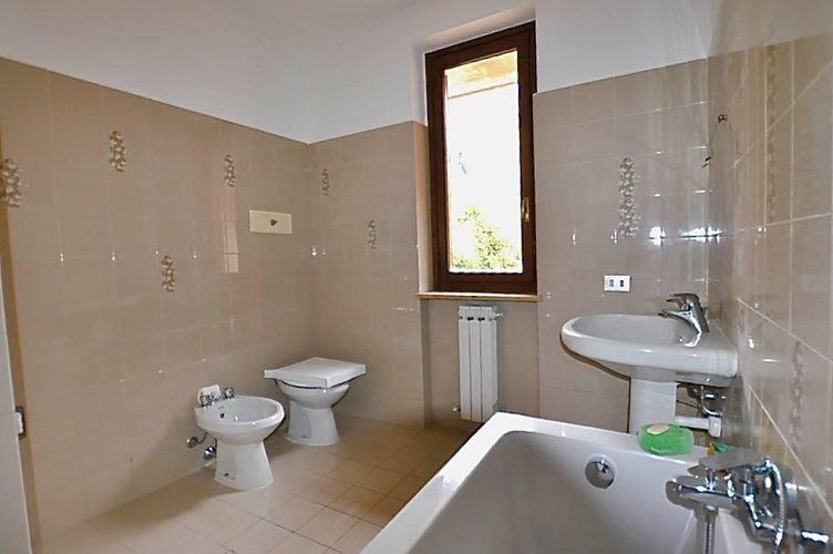 AMPIO TRILOCALE IN VENDITA A VILLA D'ADDA Villa d'Adda