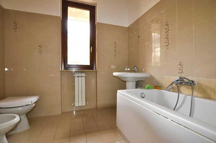 AMPIO TRILOCALE IN VENDITA A VILLA D'ADDA Villa d'Adda