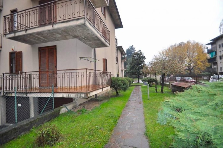 AMPIO TRILOCALE IN VENDITA A VILLA D'ADDA Villa d'Adda