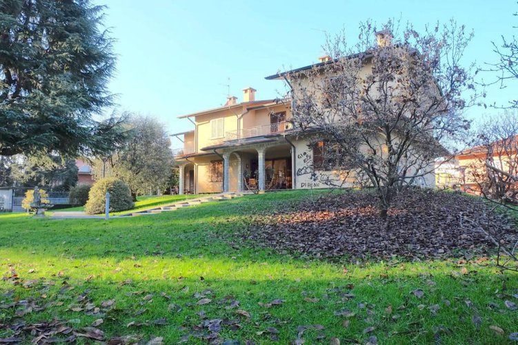 Esclusive residenze con terreno edificabile