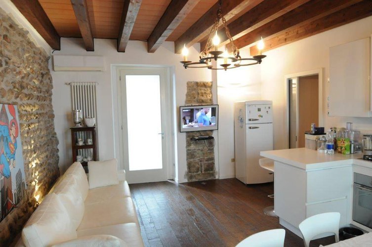 1072P Curno bilocale ristrutturato in contesto d'epoca 60mq Curno